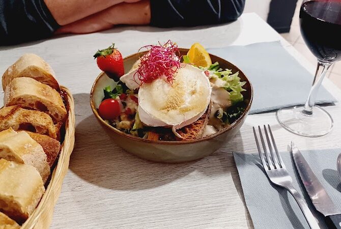 Restaurant La Table en Bruilhois à Saint-Sixte, France