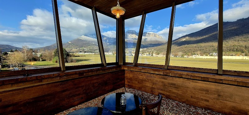 La Tour de Contrôle – Restaurant & Hébergement en Savoie à Challes-les-Eaux, France