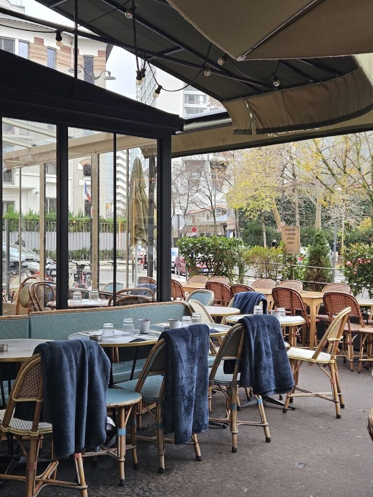 Restaurant L’Abreuvoir à Paris, France