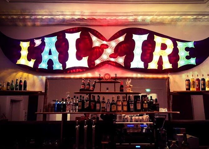 Restaurant L’Alzire, auberge culturelle à Jarnages, France