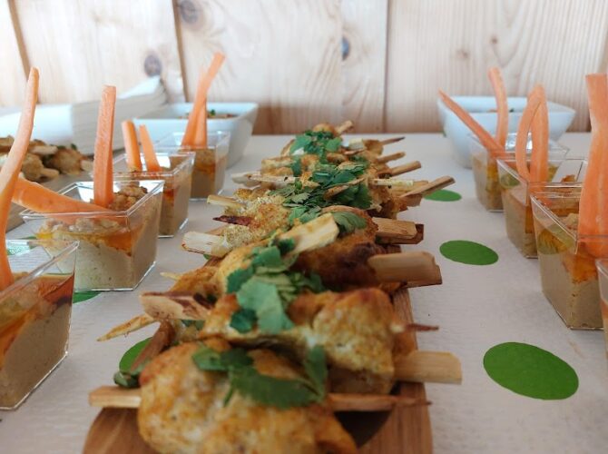 Restaurant L’Alzire, auberge culturelle à Jarnages, France