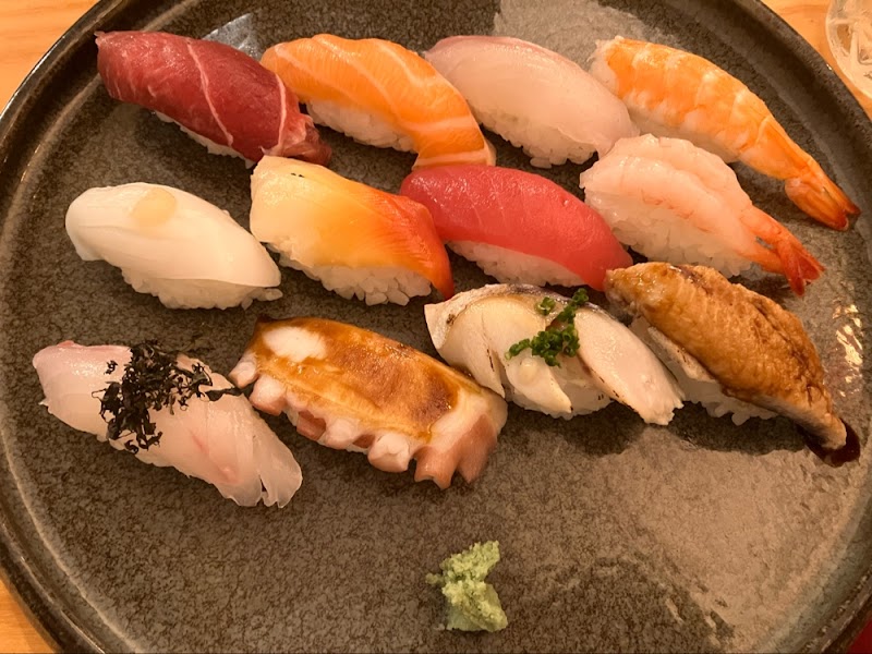 Restaurant Le Bar à sushi Izumi à Paris, France