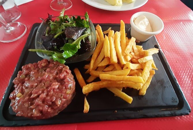 Restaurant Le Cabanon de la Butte à Paris, France