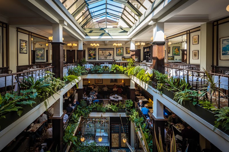 Restaurant Le Café du Commerce à Paris, France