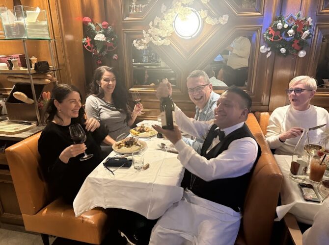 Restaurant Le Carré Élysée à Paris, France