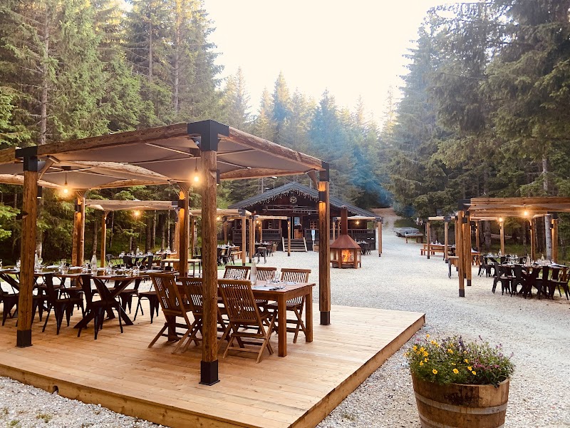 Le Chalet Du Loup – Restaurant – La Féclaz – Motoneige – Lancer De Haches à La Féclaz, France