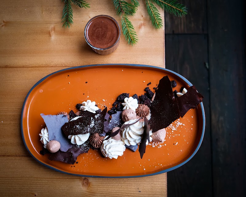 Le Chalet Du Loup – Restaurant – La Féclaz – Motoneige – Lancer De Haches à La Féclaz, France