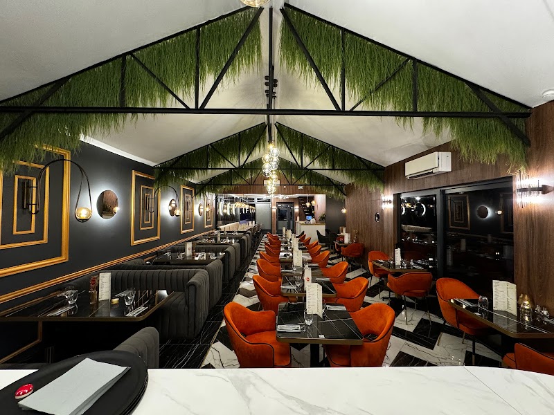 Restaurant Le Chic ( Maison OZ) à Pontault-Combault, France