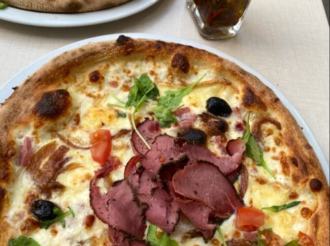 Restaurant Le comptoir d’Italie .place de Gordes. à Grenoble, France