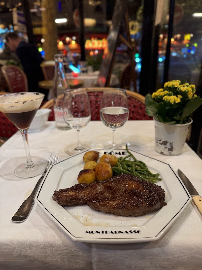 Restaurant Le Dôme Montparnasse à Paris, France
