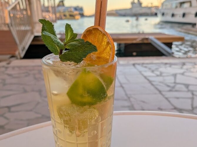 Restaurant Le France – Brasserie Moderne – Port de Toulon à Toulon, France