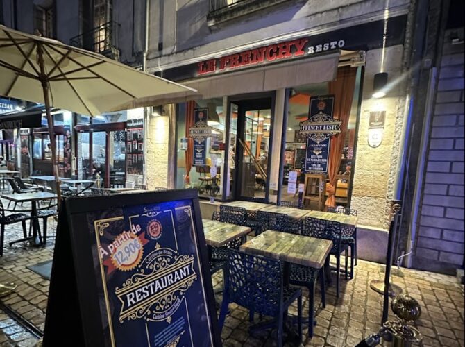 Le Frenchy Resto – Restaurant & Burgers maison à Tours, France