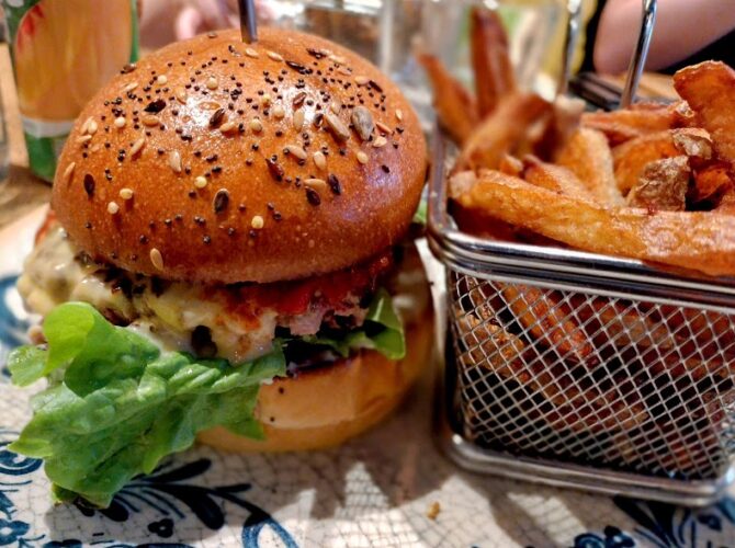 Le Frenchy Resto – Restaurant & Burgers maison à Tours, France