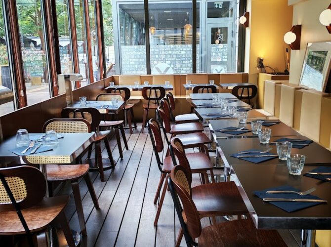 Restaurant Le Grand Café Des Deux Mondes à Grenoble, France