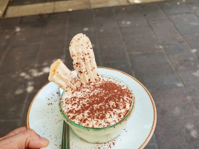 Restaurant Le Grand Café Des Deux Mondes à Grenoble, France