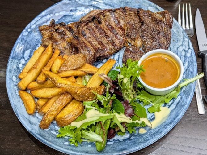 Le Kuzu Restaurant Brasserie à Villejuif, France