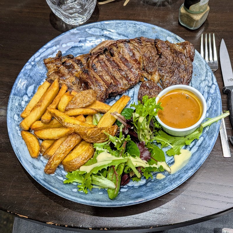 Le Kuzu Restaurant Brasserie à Villejuif, France