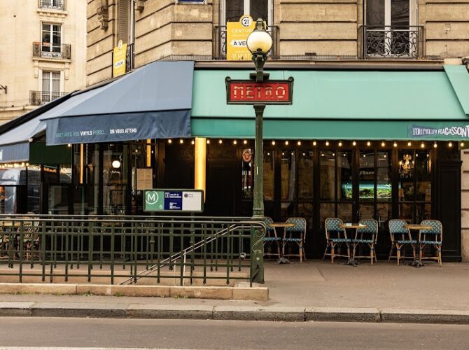 Restaurant Le Murmure Fracassant à Paris, France