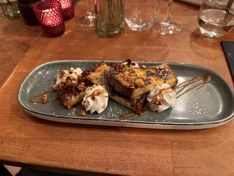 Restaurant Le Petit Commines à Paris, France