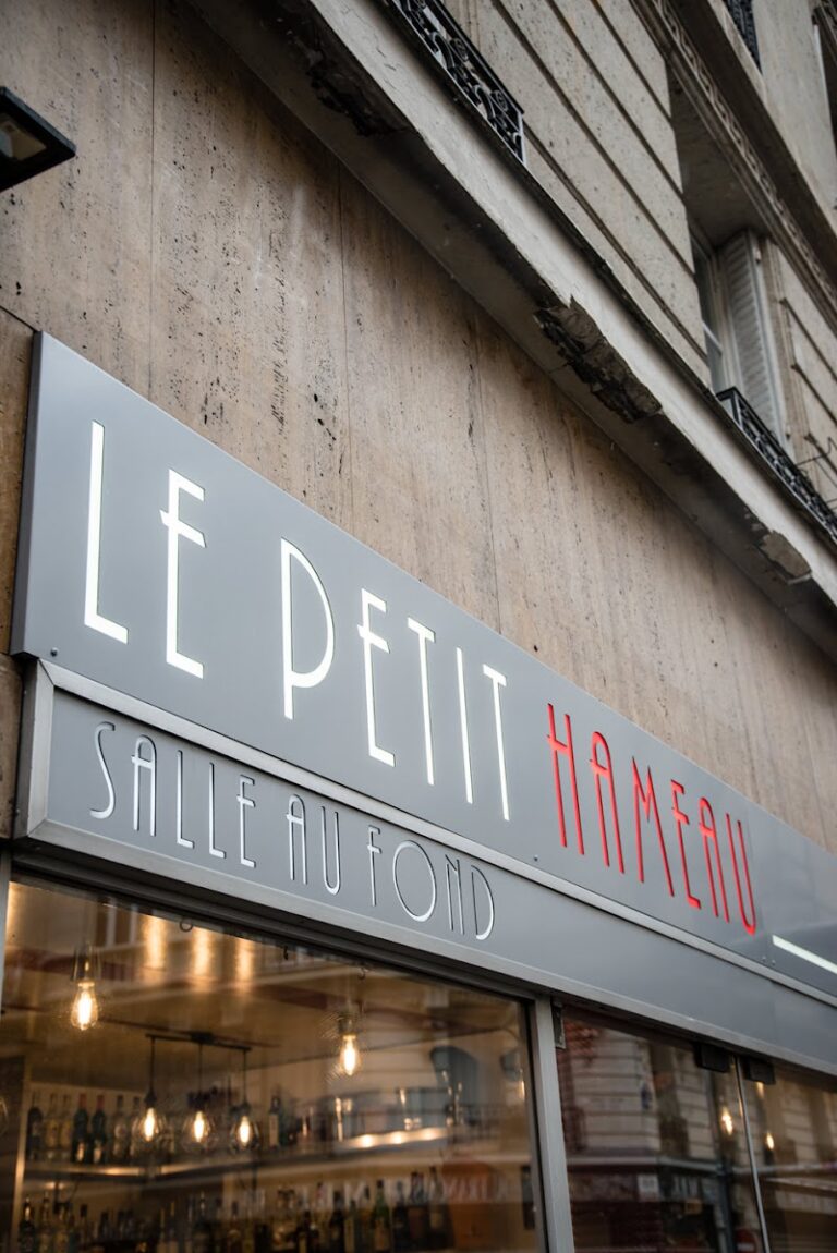 Le Petit Hameau