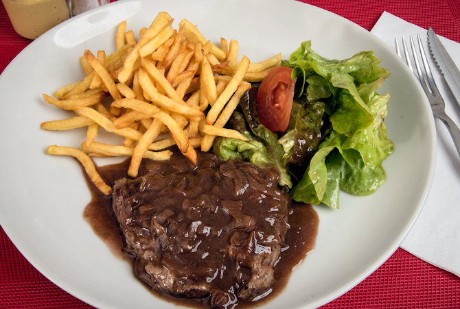 Restaurant Le Petit Hameau à Paris, France