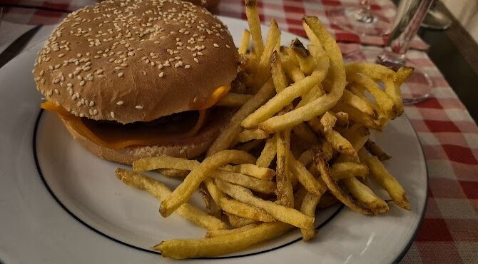 Restaurant Le Petit Hameau à Paris, France