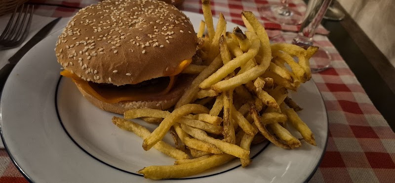 Restaurant Le Petit Hameau à Paris, France — photo 3