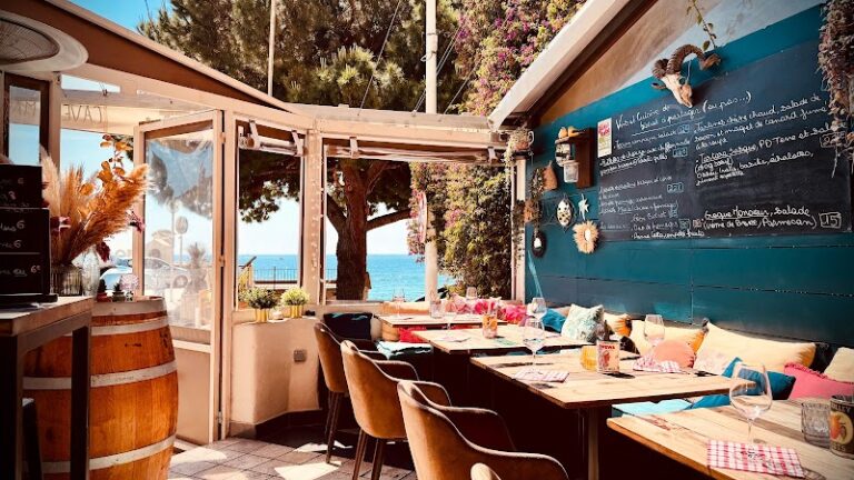 Restaurant Le Petit Troquet à Toulon, France — photo 1