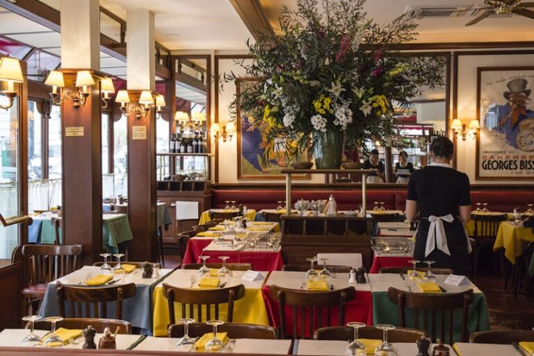 Restaurant Le Relais de l’Entrecôte à Paris, France — photo 1