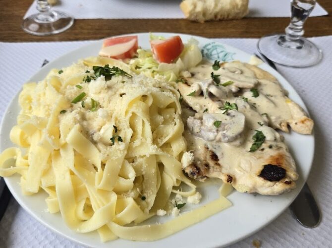Restaurant Le Relais des Deux-Chaises à Deux-Chaises, France