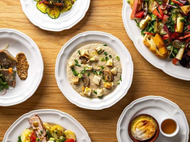 Le Restaurant de Notre Dame de la Garde à Marseille, France