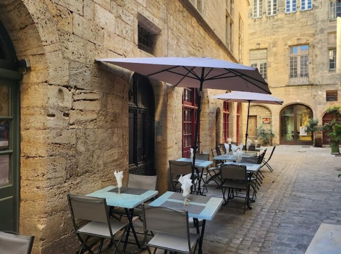 Restaurant Le Riad Des Saveurs à Pézenas, France