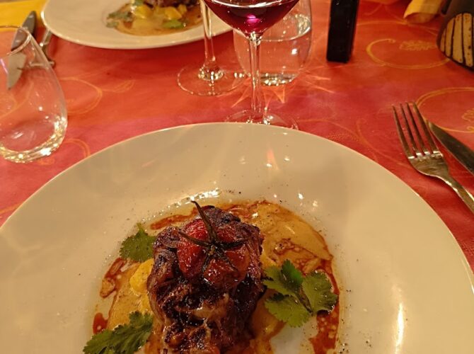 Restaurant LE SAINT DENIS à Saint-Denis-de-Cabanne, France