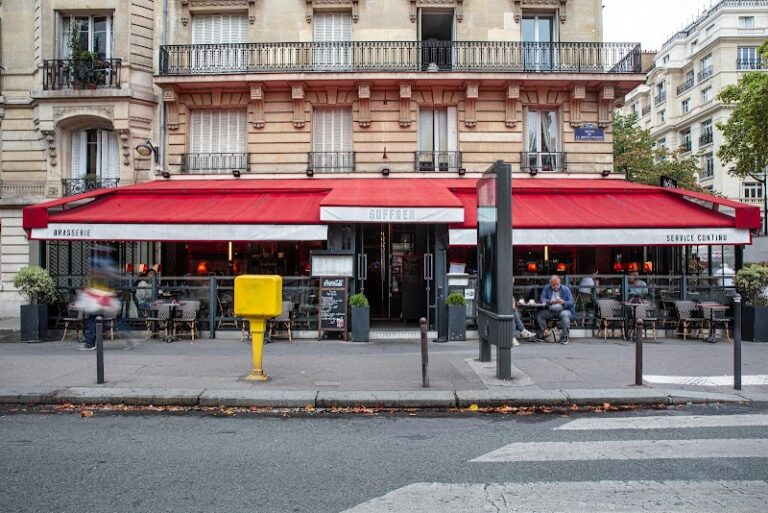 Restaurant Le Suffren à Paris, France — photo 1