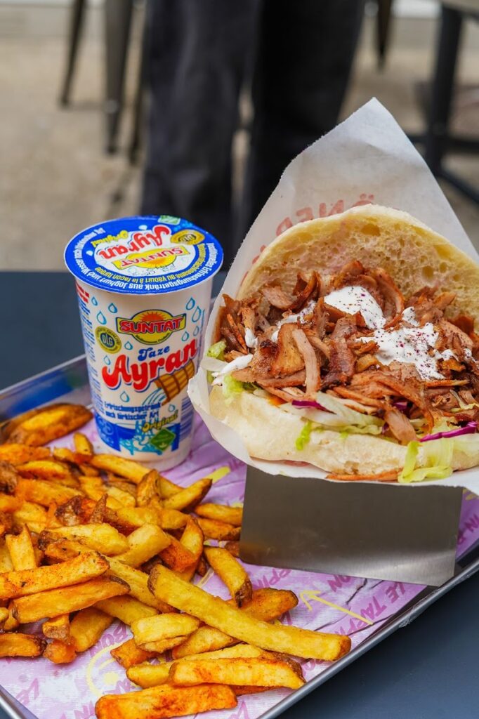 Restaurant LE TARPIN BON – Berliner Kebab – St Barnabé à Marseille, France