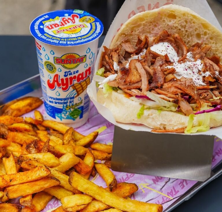 Restaurant LE TARPIN BON – Berliner Kebab – St Barnabé à Marseille, France — photo 1