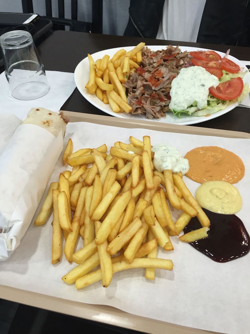 Restaurant Les 4 Frères Bedri à Paris, France