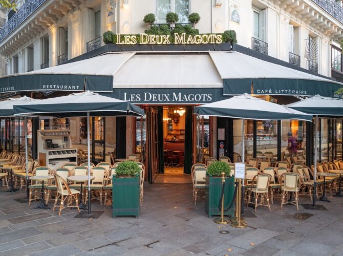 Restaurant Les Deux Magots à Paris, France