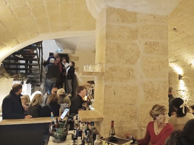 Restaurant Les Halles Mazuc à Pézenas, France