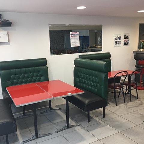 Restaurant Les p’tit plats du four à Saint-Denis-de-Gastines, France