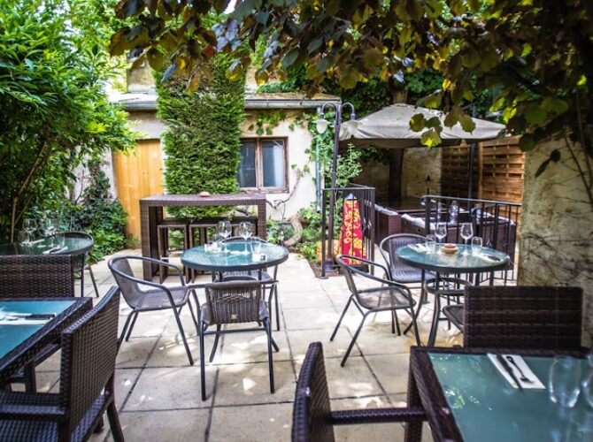 Les Remparts : Restaurant à Dijon, France