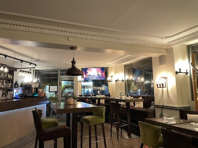 Les Remparts : Restaurant à Dijon, France