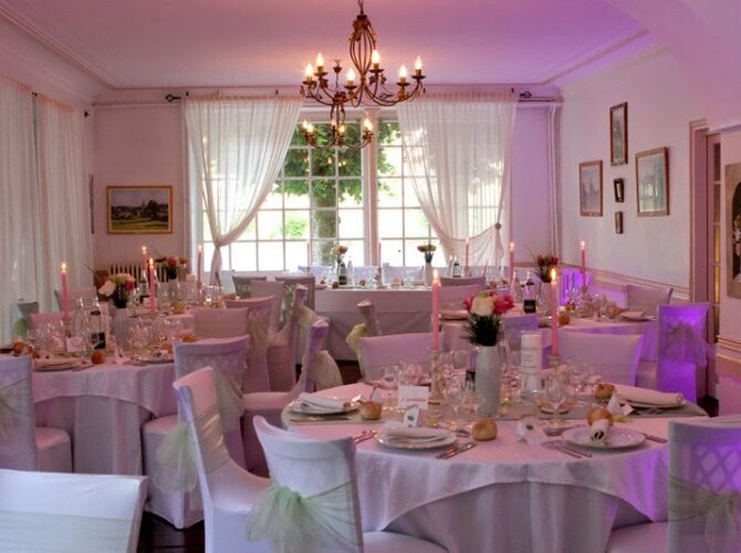 Restaurant Les Salons Léopold à Cernay-la-Ville, France