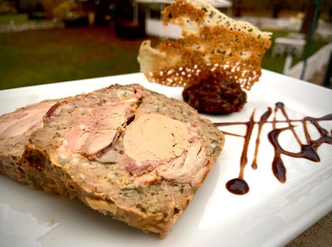 Restaurant Les Salons Léopold à Cernay-la-Ville, France