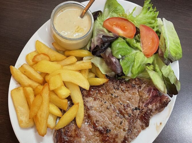 Restaurant Les Trois Six à Pézenas, France