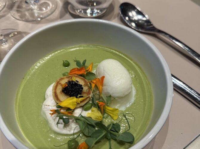 Restaurant Madame Brasserie – Tour Eiffel à Paris, France