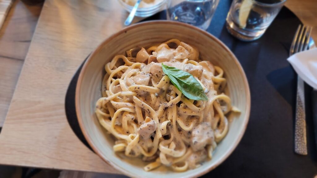 Restaurant MANI D’ORO – Pasta Fresca e Pizza à Luxembourg (Ville), Luxembourg