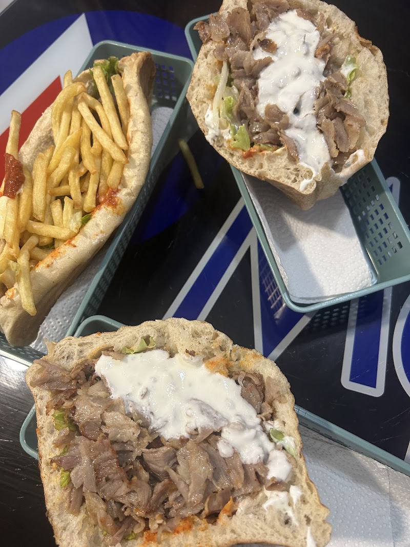 Restaurant Metro Kebab 100% veau halal fait maison à Villeurbanne, France
