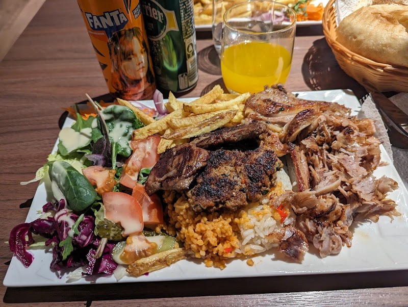 Restaurant Meydan Berlin kebab à Lyon, France