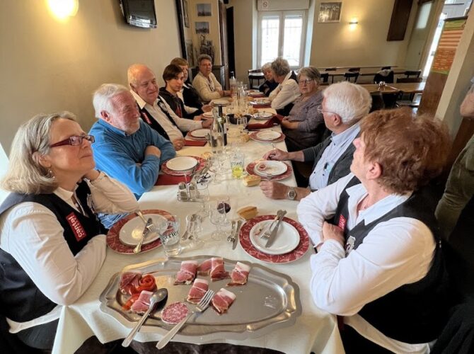 Restaurant Mon Clocher à Saint-Exupéry-les-Roches, France
